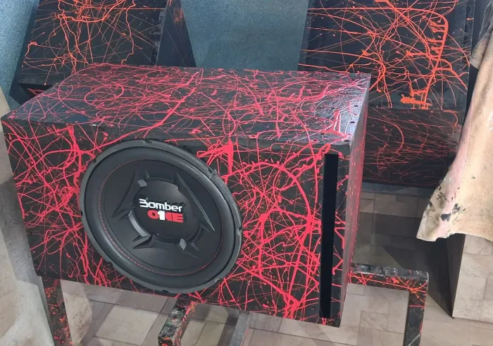 Caixa de som Bomber One 200w