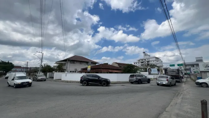 Ponto comercial de esquina - Locação 