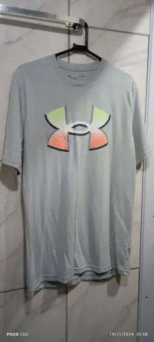 Camiseta UNDER ARMOUR