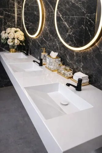 Pia de porcelanato branco 3 cubas