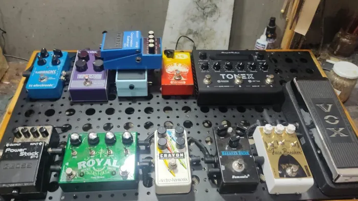 Pedais e pedalboard hands