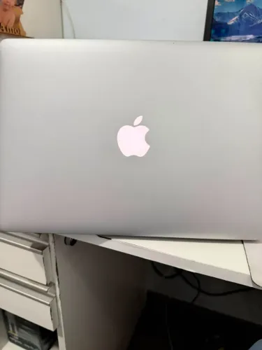 MacBook Air 13" (2015) - i5 / 4GB RAM / 128GB SSD