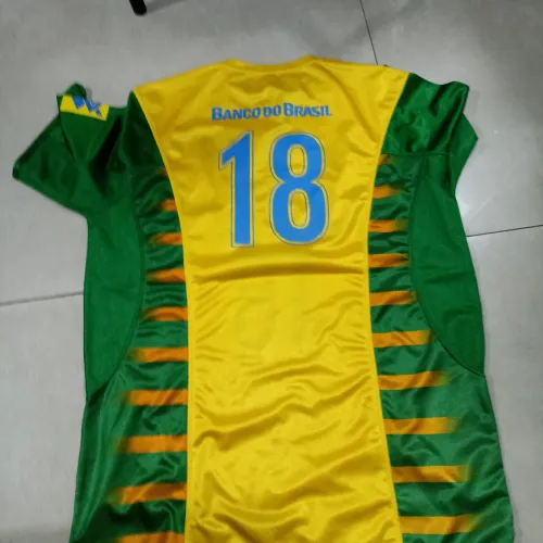 camisa da seleção brasileira de vôlei autografada