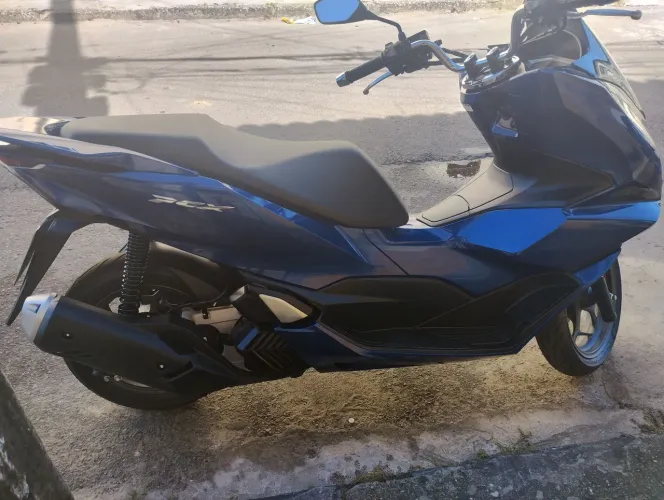 Vendo uma moto nova