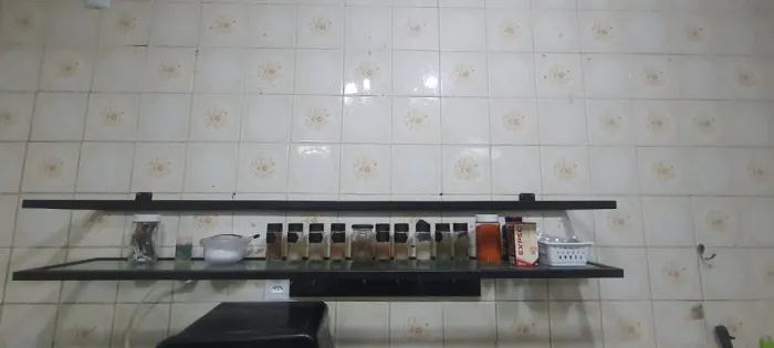 2 Prateiras industriais (metalon) com vidro (VENDO AS DUAS JUNTAS)