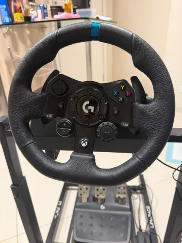 Logitech G923 (TRUEFORCE) + Câmbio Premium 8 Marchas + Cockpit SimRacer E1