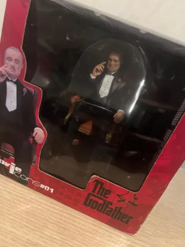 PROMOÇÃO MALUCA - estátua colecionável personagem Don Vito Corleone da SD Toys