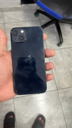 iPhone 13.