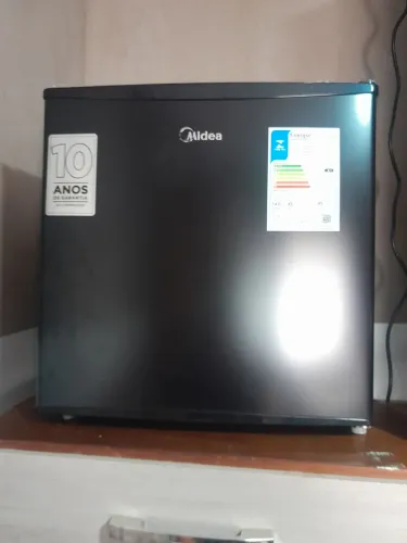 Vendo frigobar seminovo por 500 reais