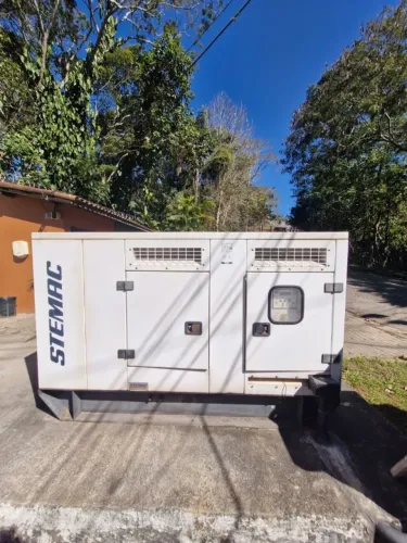 Gerador a Diesel Stemac 33Kva usado - pouco uso