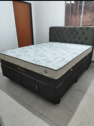 Cama queen com colchão sem ortopédicos com 30 cm