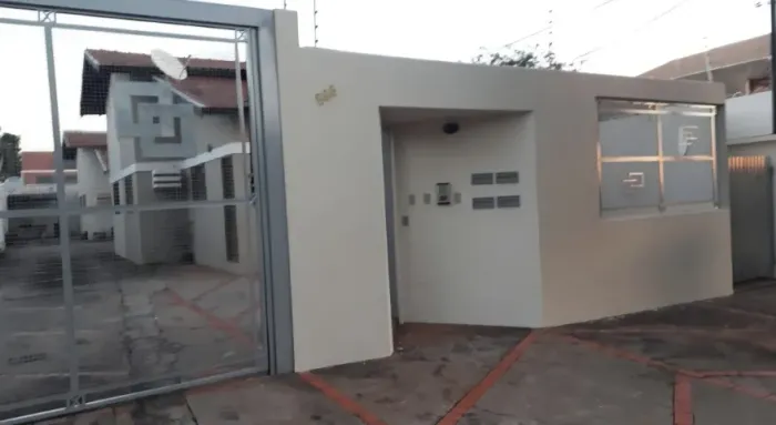 Alugo Casa de Condomínio c/ 2 Qtos (Monte Castelo) - Campo Grande MS