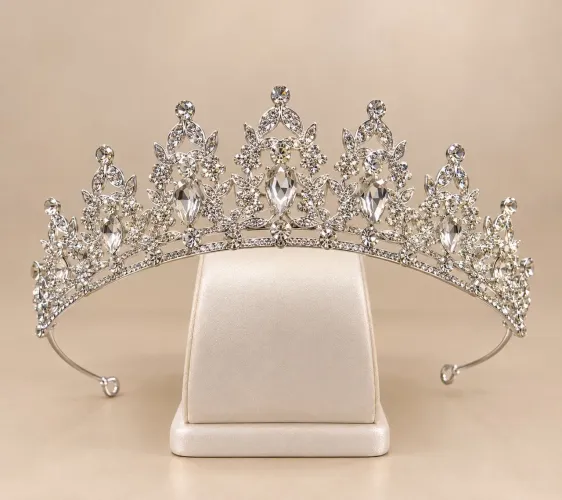 Tiaras coroa para princesa/rainha/ casamentos/aniversario e apresentacoes