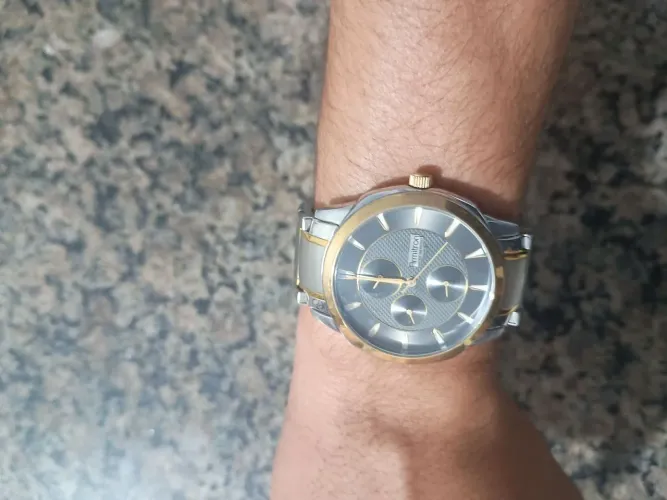 Relógio Armitron semi novo