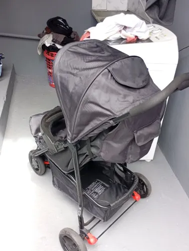 Carrinho e bebê conforto Cosco kids 