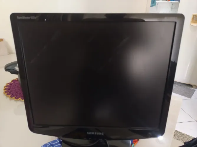 Monitor Samsung 19 polegadas leia a descrição 
