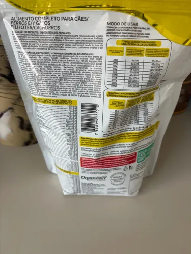 Vende- se fórmula para cachorro e gato. 