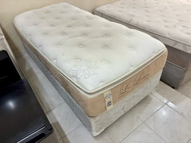 Cama box de solteiro , cama de solteiro