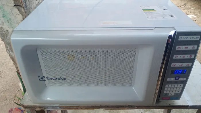 Microondas Eletrolux 3,1lts