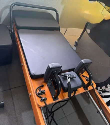 Aparelho de pilates Reformer (Arktus) semi-novo