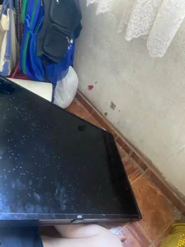vendo TV 43 ?m Smart usada quebrada AOC 43 polegadas