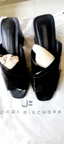 Tamanco jorge bischoff, em verniz preto n.35, salto bloco muito elegante 