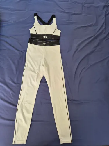 Conjunto Alo Yoga