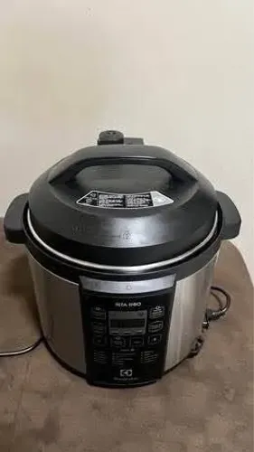 Panela de pressão elétrica