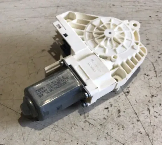 Motor Vidro Elétrico Dianteiro Direito Audi Q5 Rs5 2011