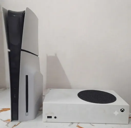Playstation 5 slim físico e Xbox Series S pra retirada de peças