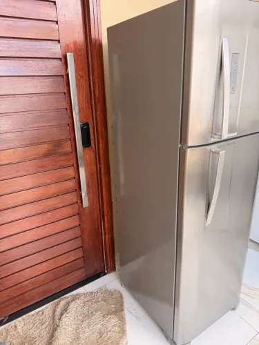 Geladeira Eletrolux inox 371 litros estado de nova zap *
