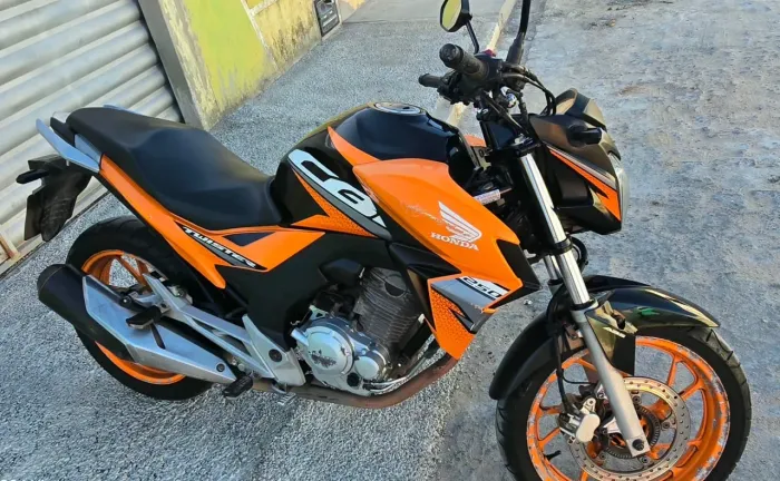 Moto CB Twister 250