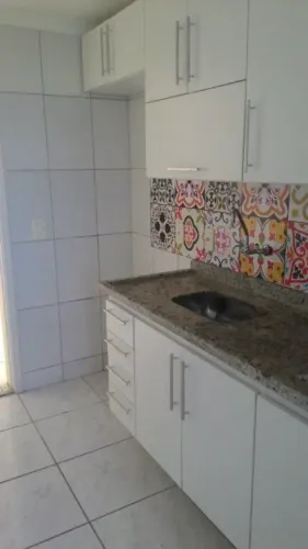 Apto de 59 m² com armários/ 2 Dorm./ Lazer completo/ Jd. Guarujá