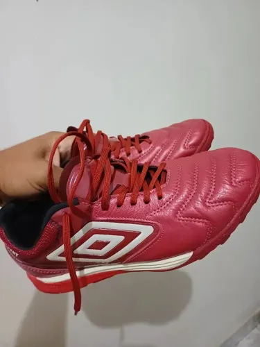 Chuteira society umbro master classe pro bump 2026