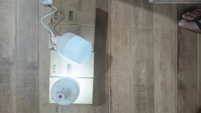 LAMPADA CAREGAVEL COM USB 1 HORA SEM DESLIGAR AO FALTAR LUZ