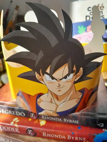 Coroa burguer king dragonball z