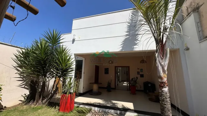Casa com 2 dormitórios à venda, 210 m² por R$ 820.000,00 - Vila Zélia - Lorena/SP