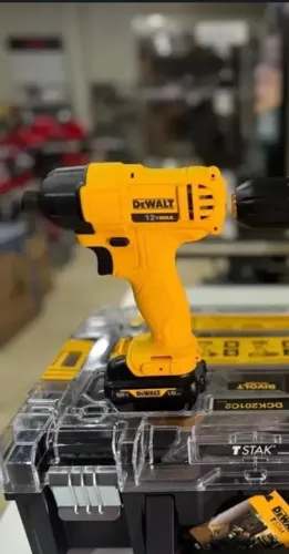 Parafusadeira de impacto Dewalt 12v com bateria