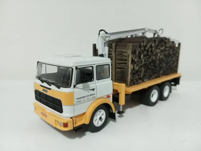 Miniatura colecionávelc caminhão Fiat 190 H escala 1:43
