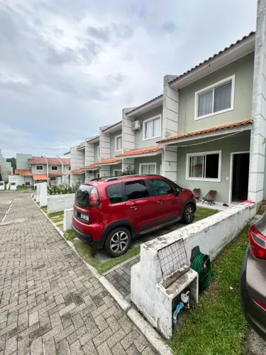 Casa (Em condomínio), com 2 quartos e 1 banheiros à Venda, 80 m² em Criciúma/SC