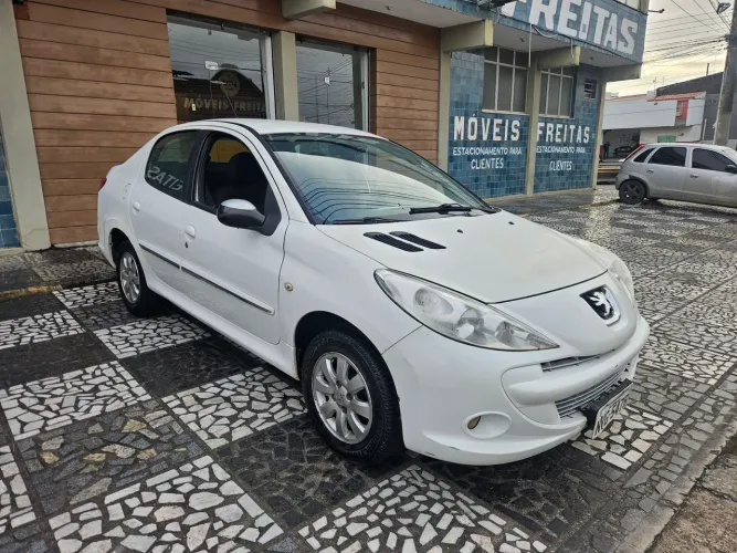 Peugeot 207 Sed. Passion XR Sport 1.4 Flex 8V 4P 2012