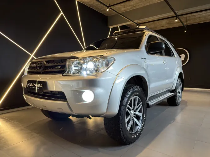 Toyota Hilux SW4 SRV 4X4 4.0 V6 24V Aut. 2010