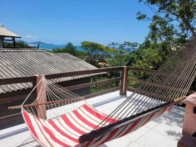 Casa 3 casas à venda em um terreno de 1.443,77 -Praia Gamboa - Garopaba/SC