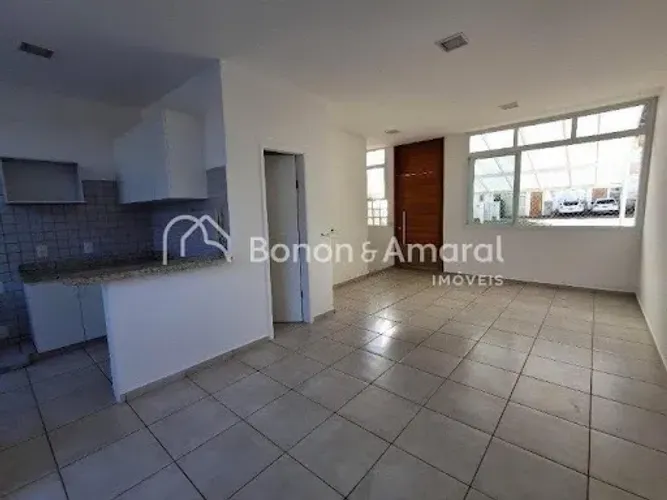 Casa em Condomínio para locação no Taquaral - Quintal com árvores