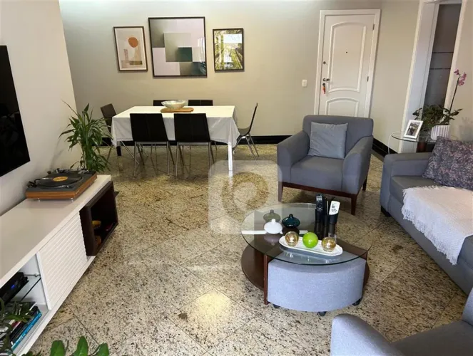 Patrimovel vende apto de 3 quartos com 3 vagas no Recreio