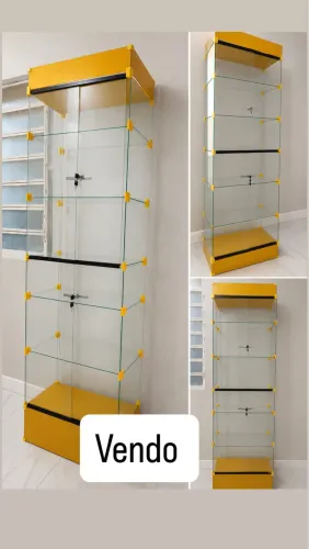 Vitrine expositora modulada de vidro com 6 nichos e portas trancáveis