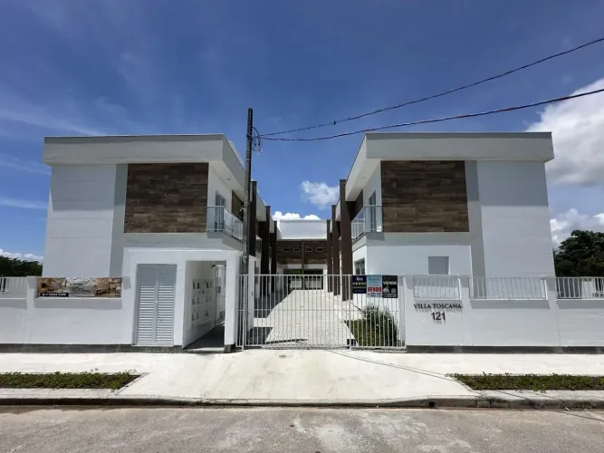 Sobrado para Venda em Palhoça, Nova Palhoça, 2 dormitórios, 2 suítes, 2 banheiros, 1 vaga