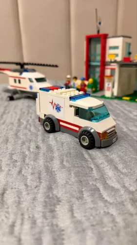 LEGO HOSPITAL