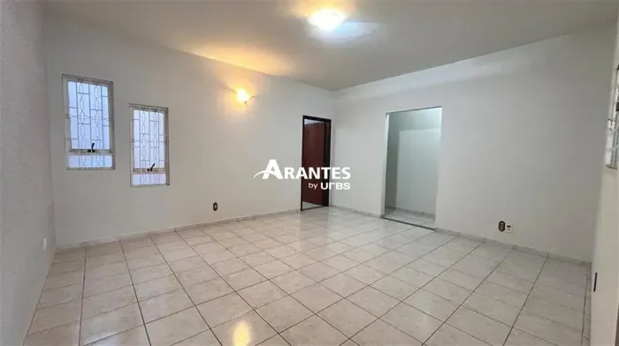 Casa com 215m² 4 quartos à venda no bairro Santa Mônica