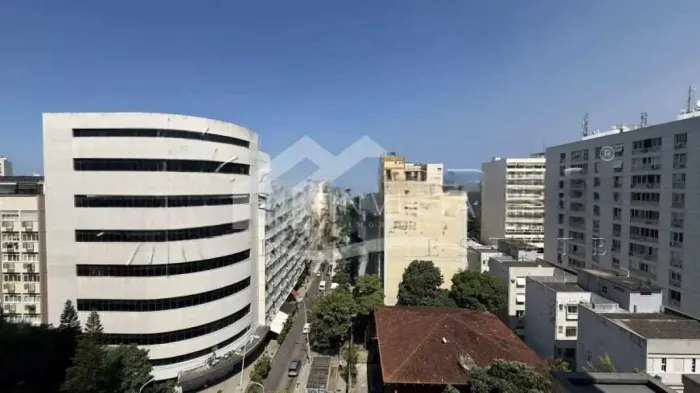 3 QUARTOS COM VAGA EM IPANEMA PRÓXIMO AO METRÔ